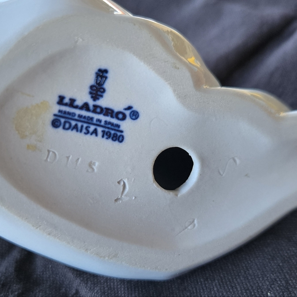 Vintage Lladró Porcelain Baby Figurine w Pacifier Daisa 1980 Spain - Picture 7 of 7
